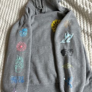 size-M only wore once it’s very nice and warm inside